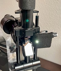 Miniature background illuminator